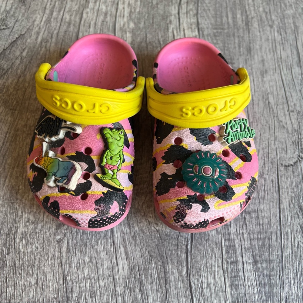 Crocs Classic Kids Girls Clogs Size C 6 Pink Lemonade